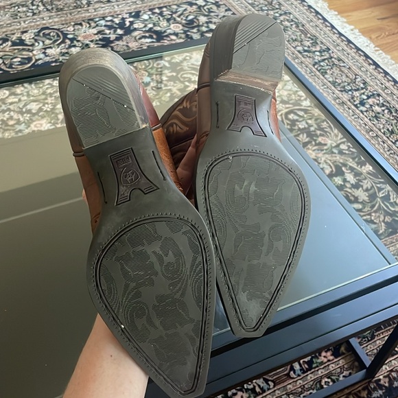 Ariat Women’s Heritage Cowboy Boots - Picture 8 of 8